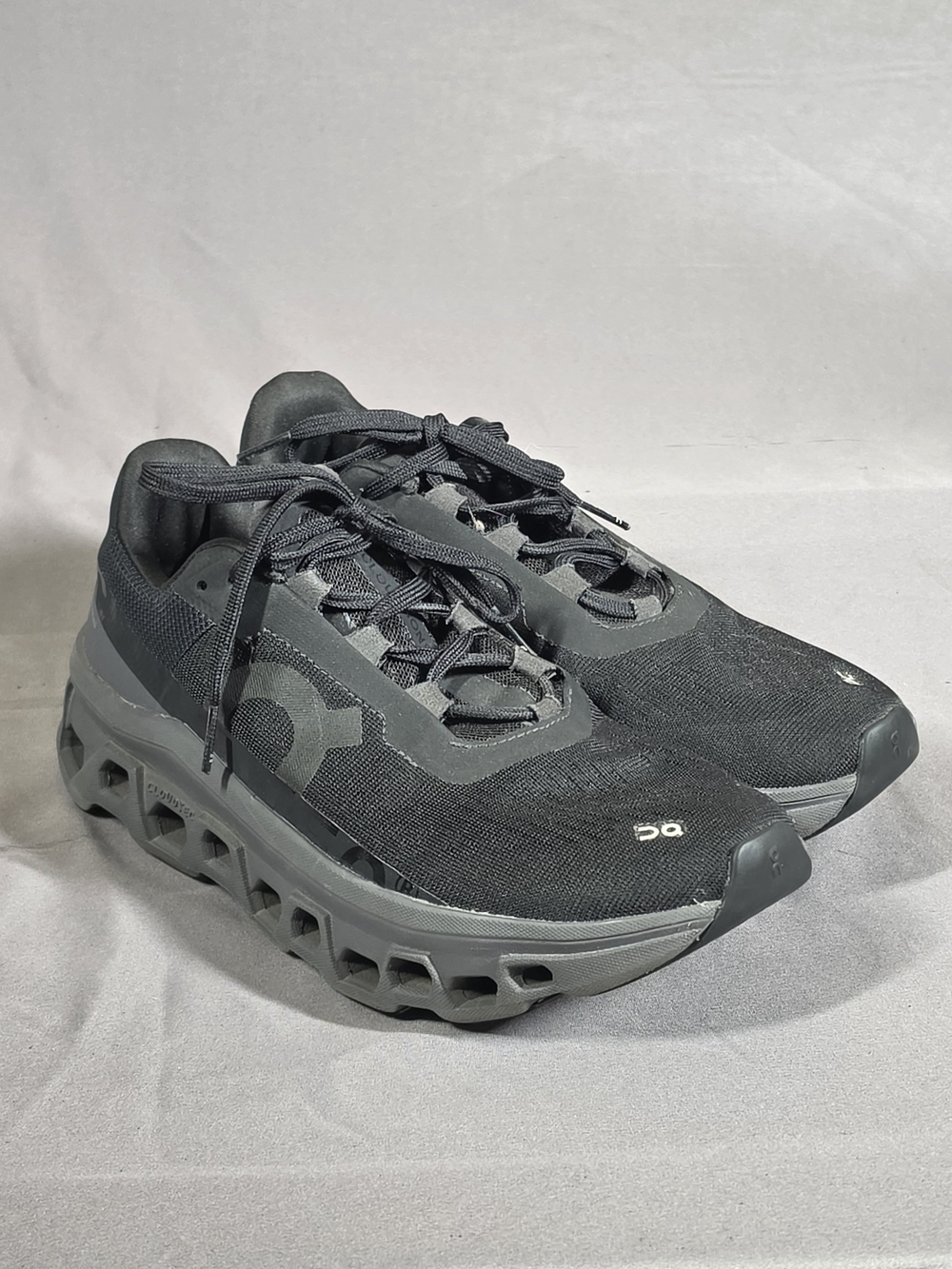 On Cloudmonster Running Shoes Women’s 8 Black Gray CloudTec Swiss Engineering